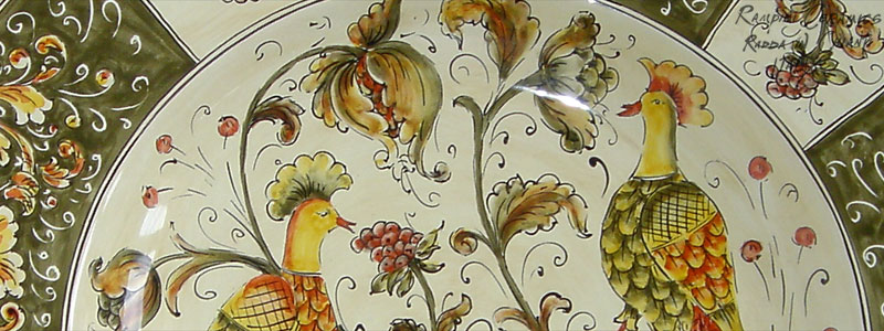Round plate 58 (RP58) - Peacock (PAN001) and Renaissance alternating